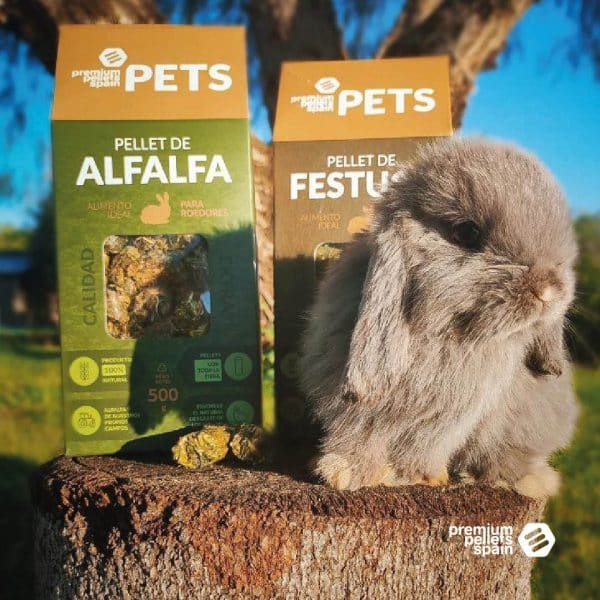 Alfalfa and Fescue Pellets for Rabbits